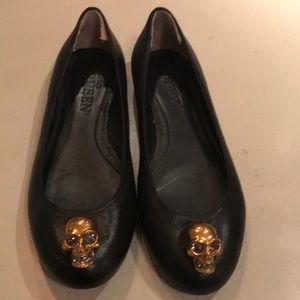 Alexander McQueen skull flats